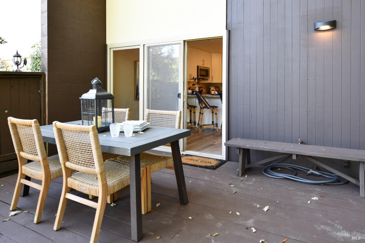 3146 Valley Green Ln