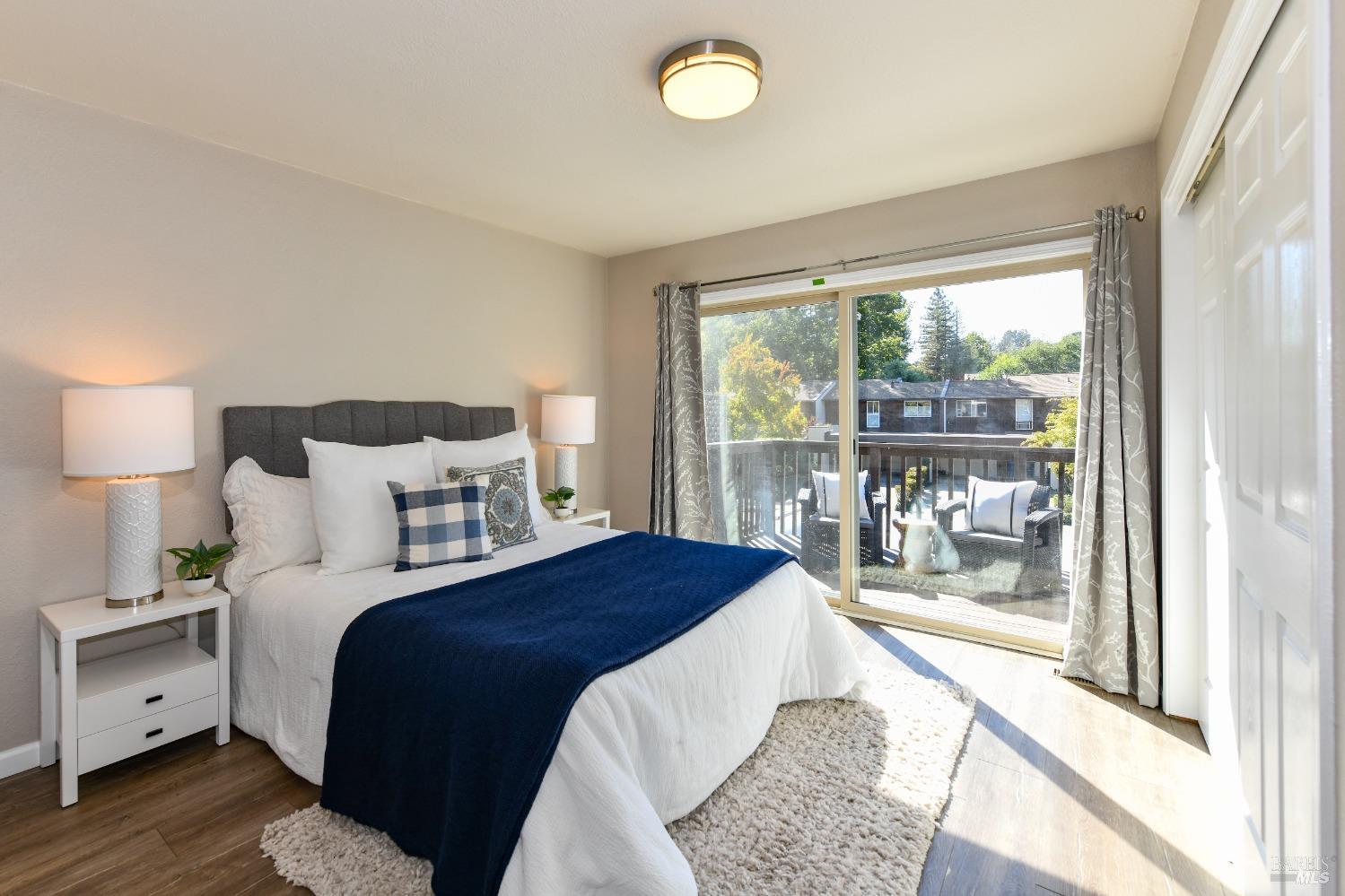 3146 Valley Green Ln