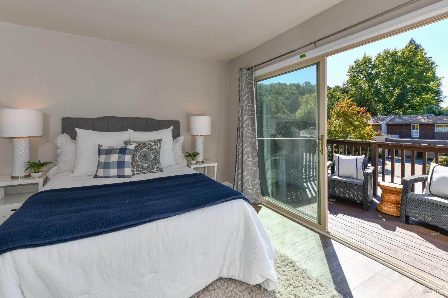 3146 Valley Green Ln