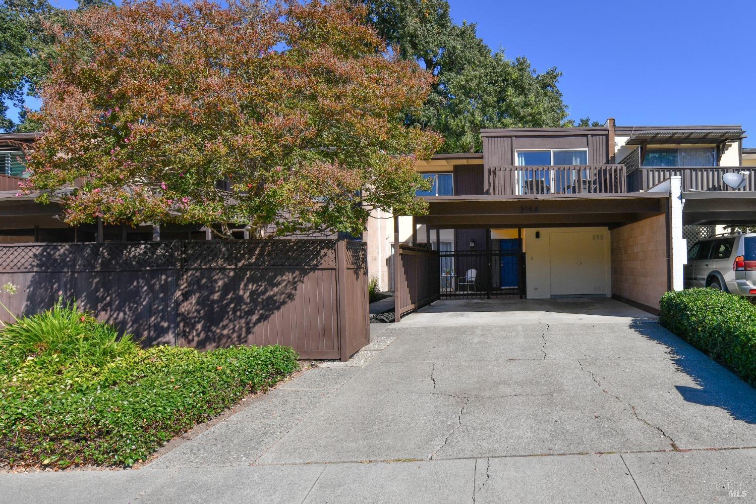 3146 Valley Green Ln