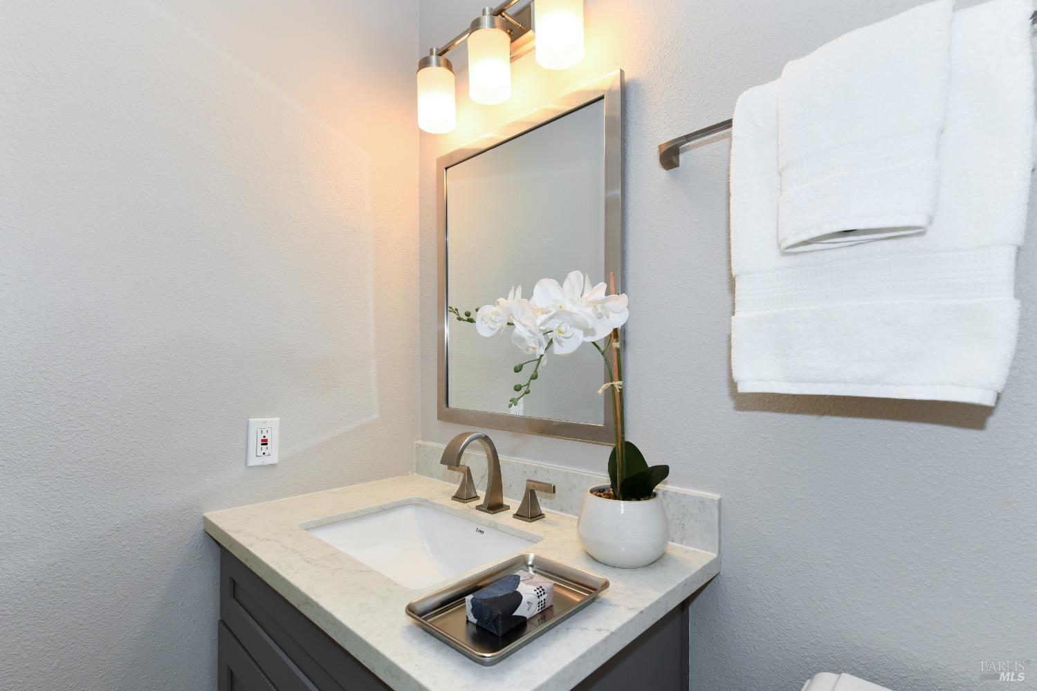 3146 Valley Green Ln