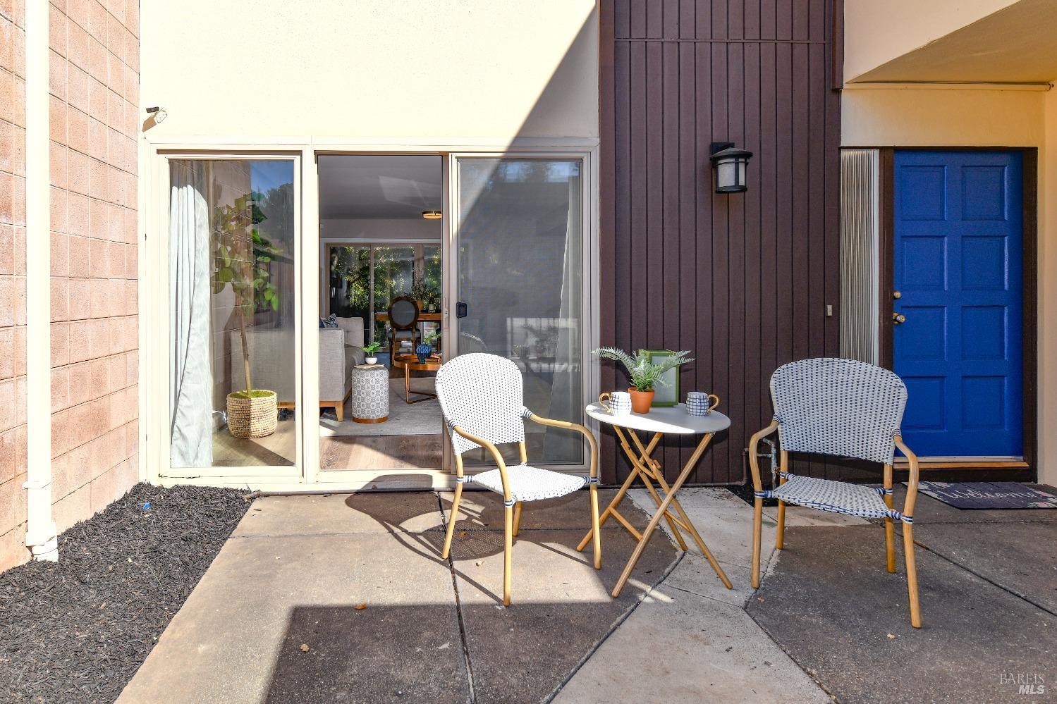 3146 Valley Green Ln