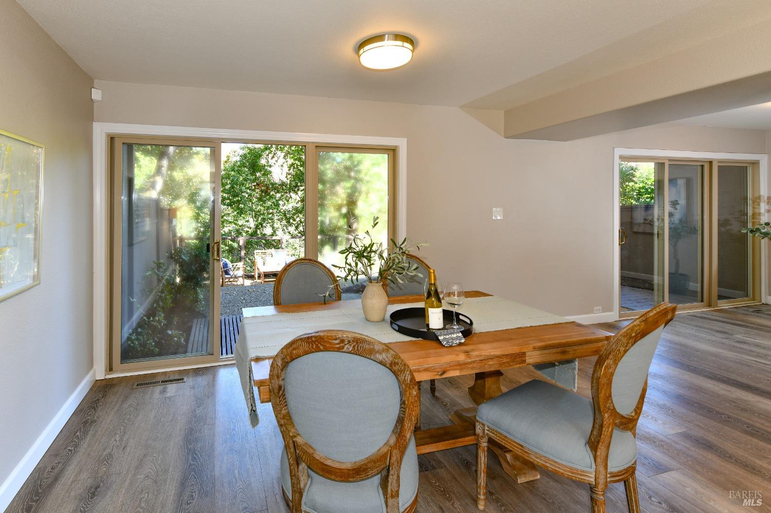 3146 Valley Green Ln