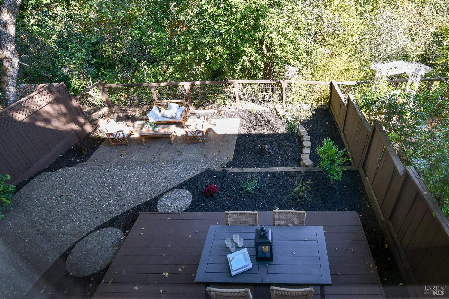 3146 Valley Green Ln