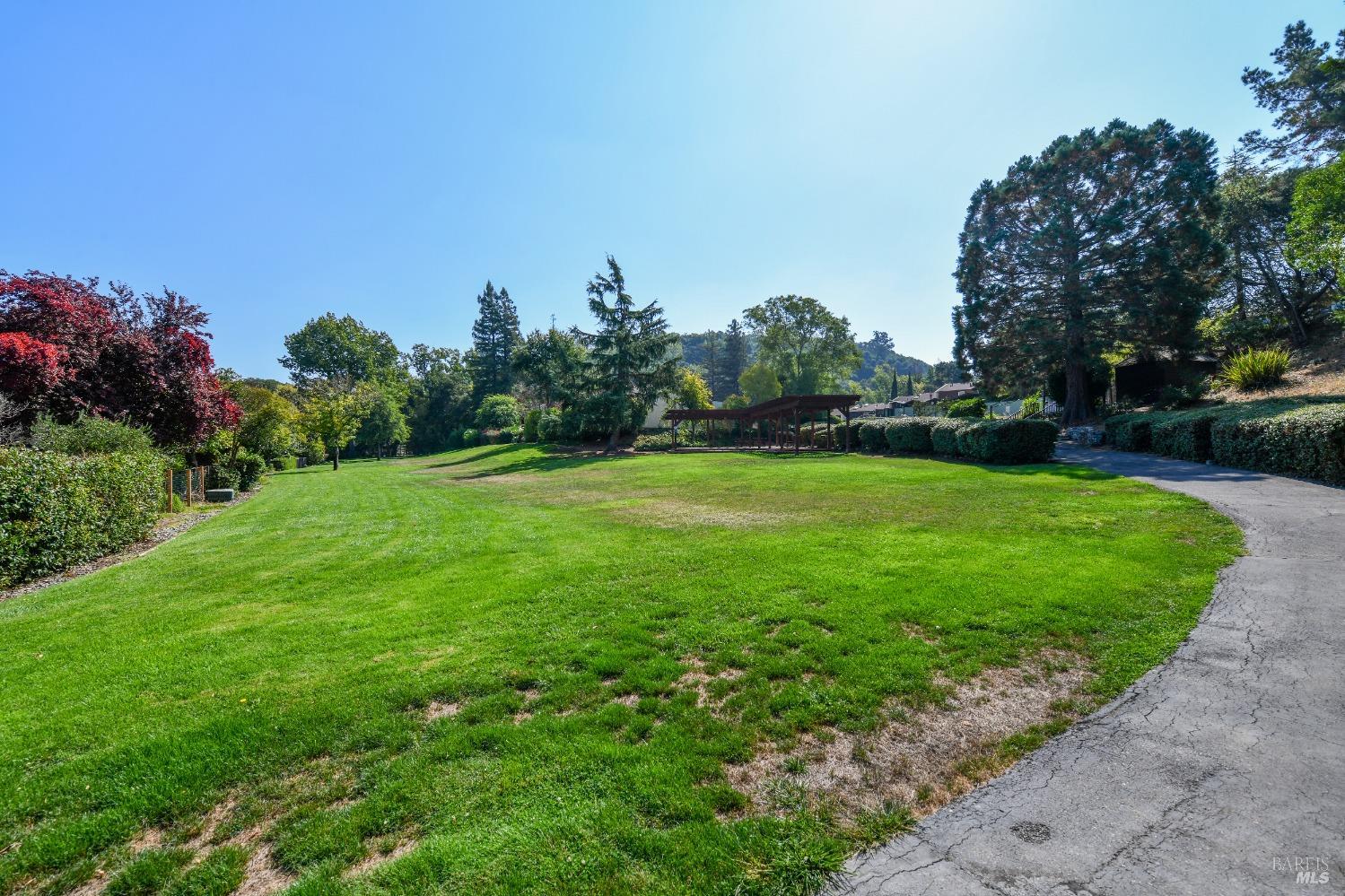 3146 Valley Green Ln