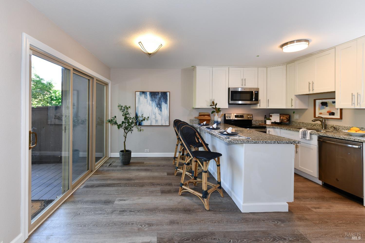 3146 Valley Green Ln