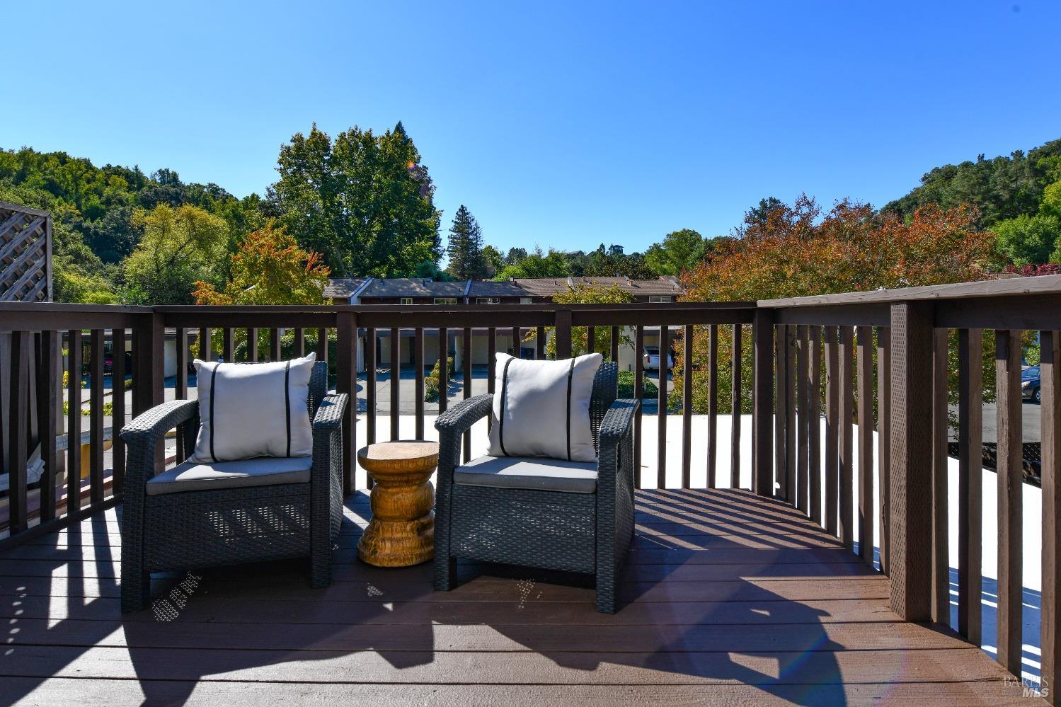 3146 Valley Green Ln