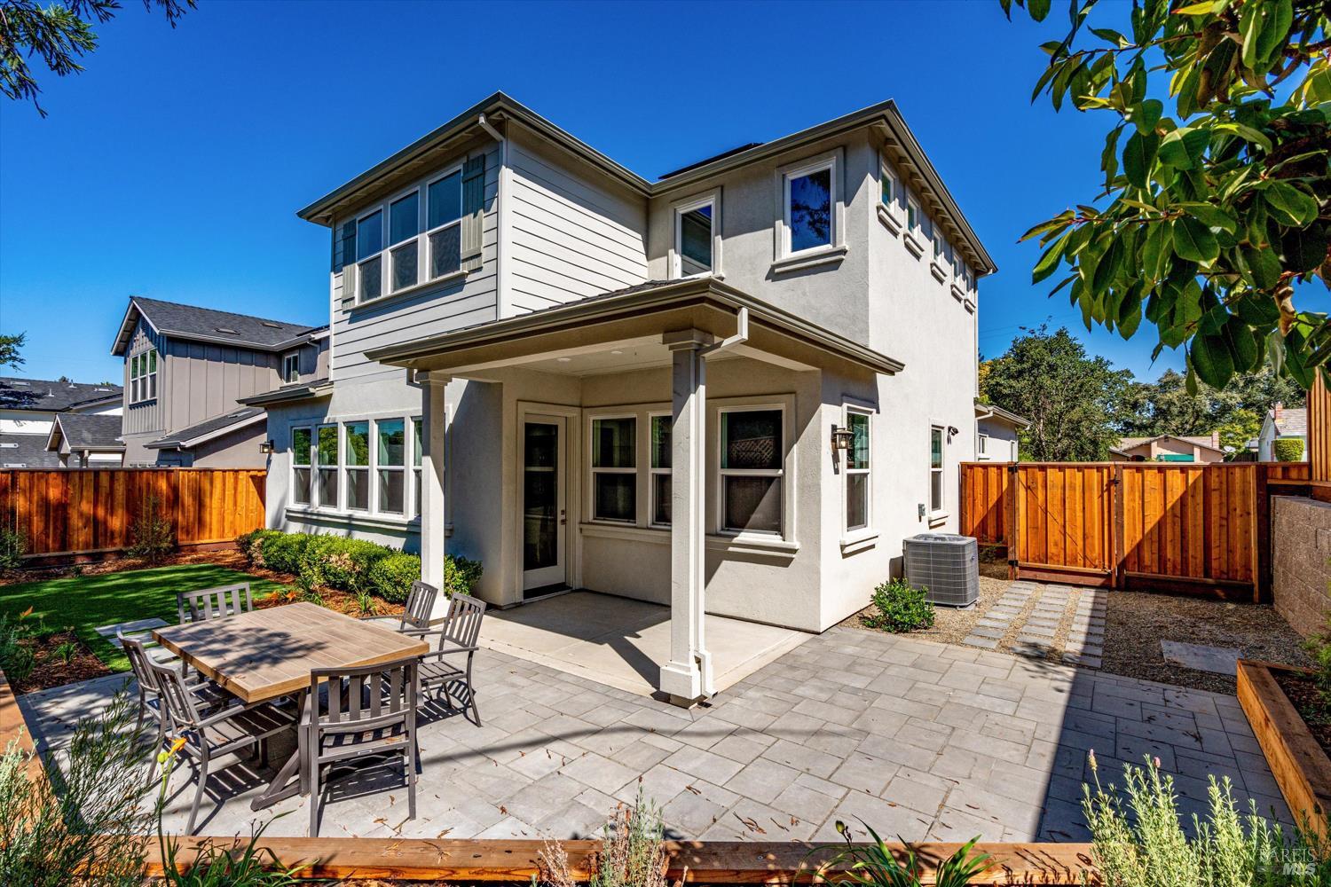 103 Grace Ln