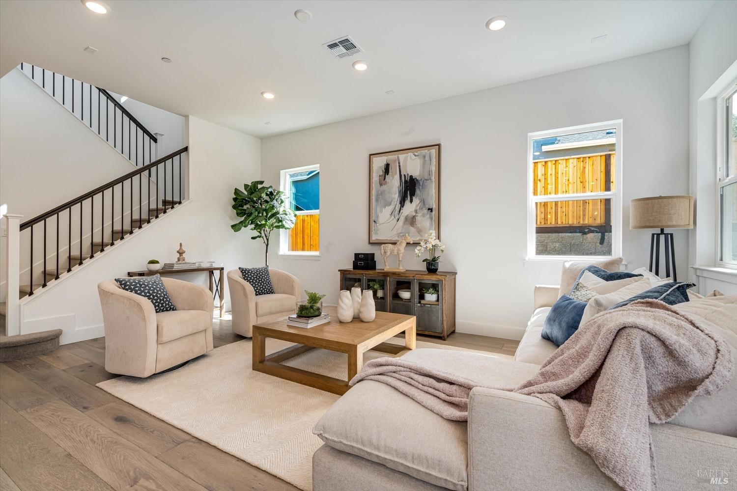 103 Grace Ln