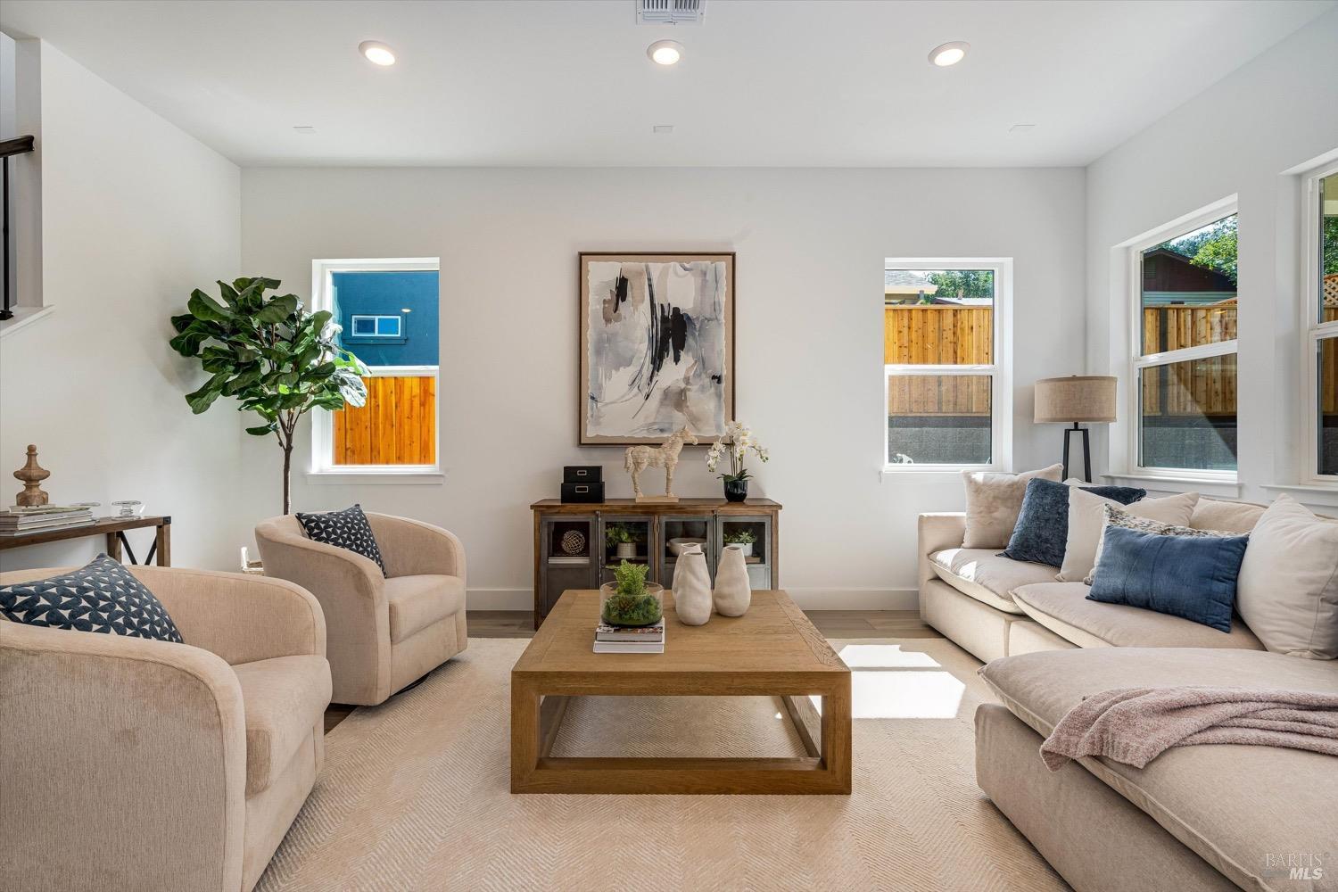 103 Grace Ln