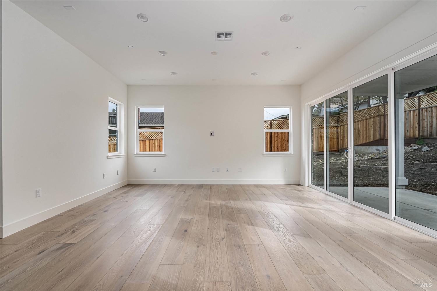 107 Grace Ln