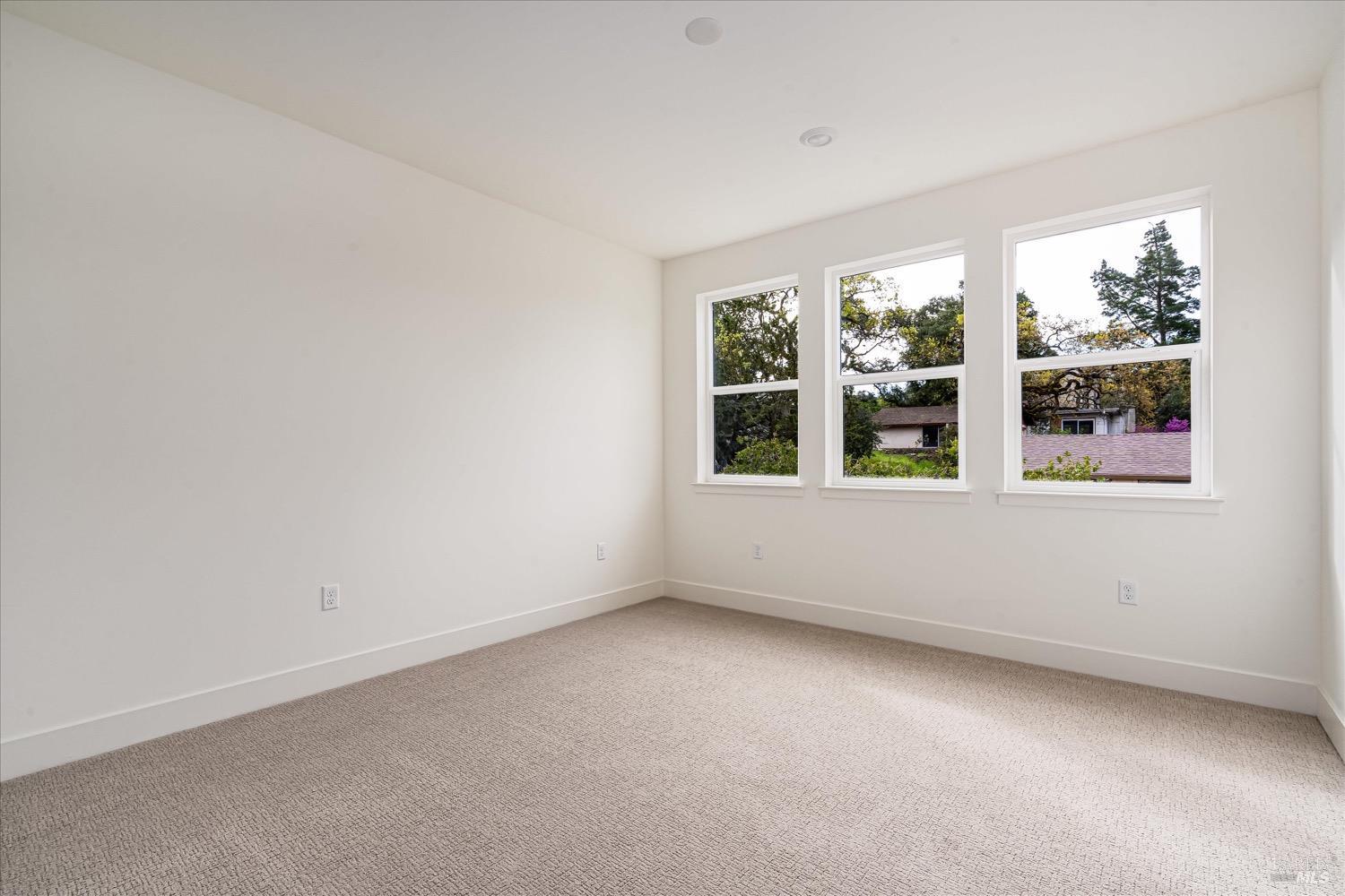 107 Grace Ln