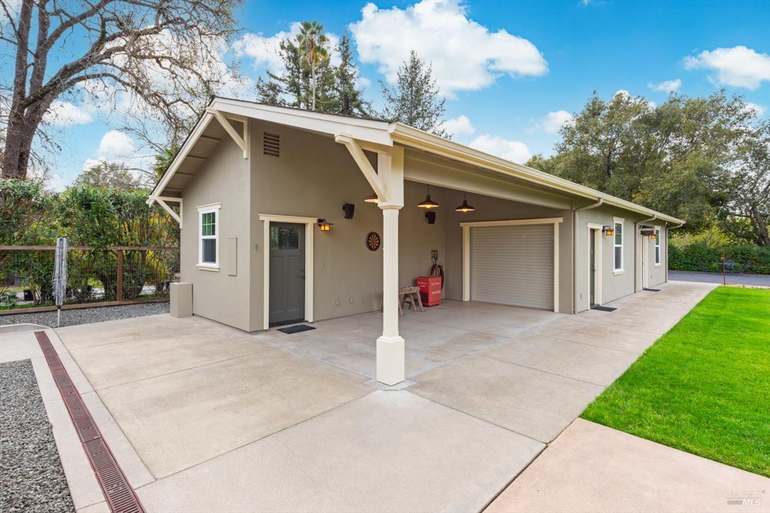 1111 Olive Hill Ln