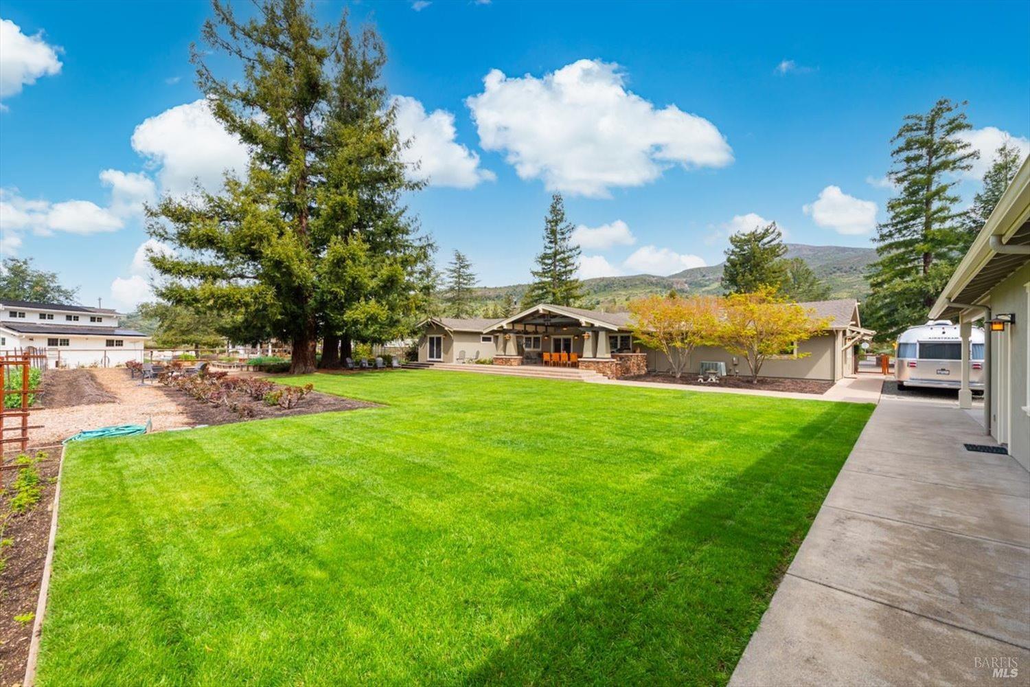 1111 Olive Hill Ln