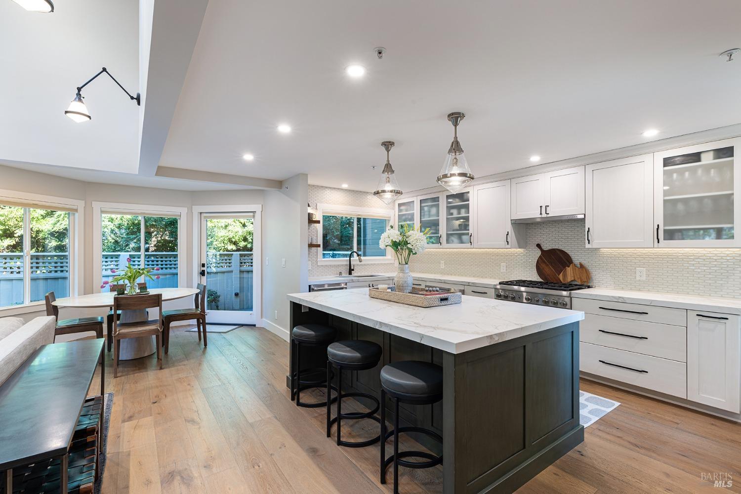 45 Valley Club Cir