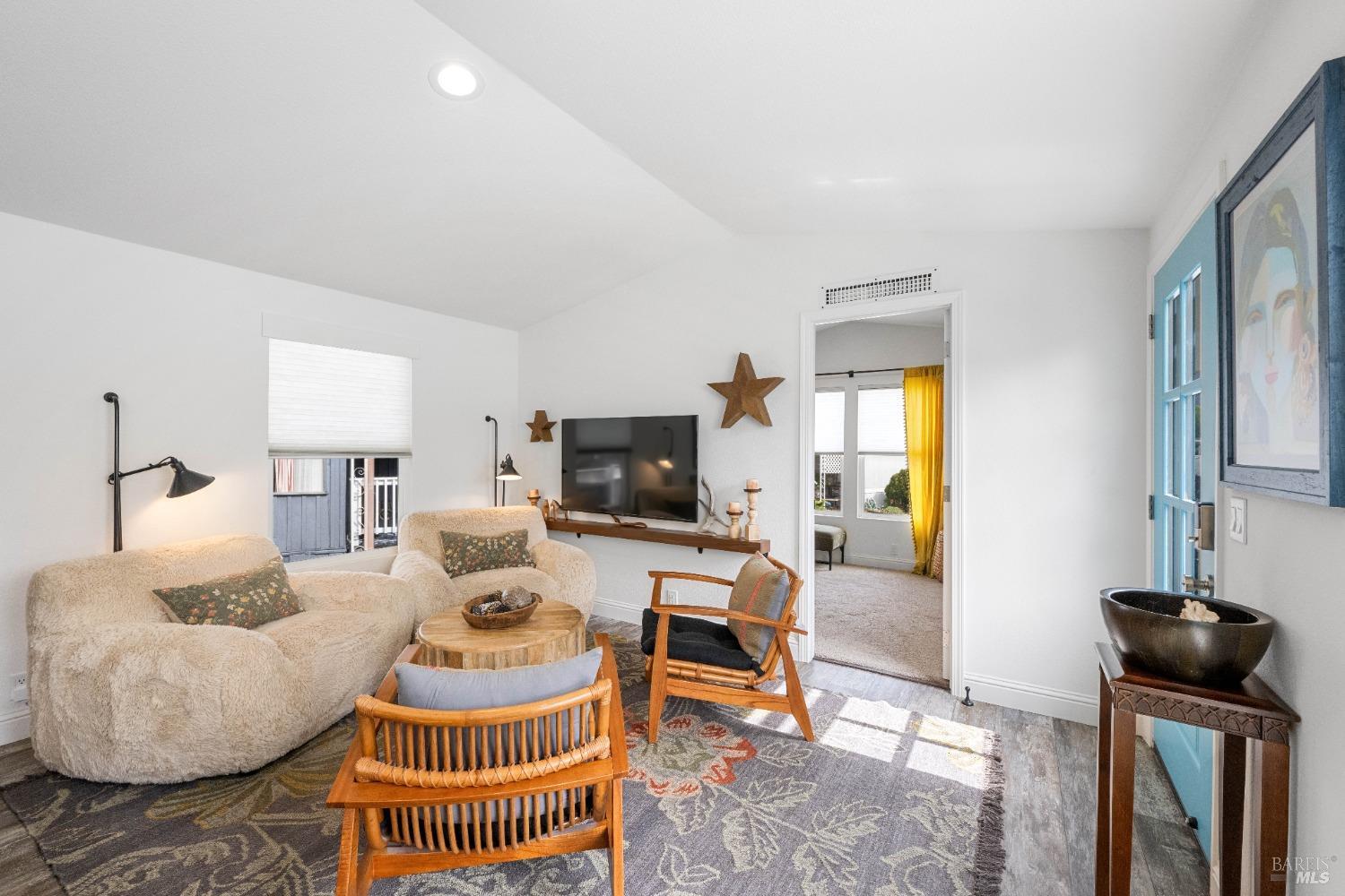 770 Lincoln Ave #1