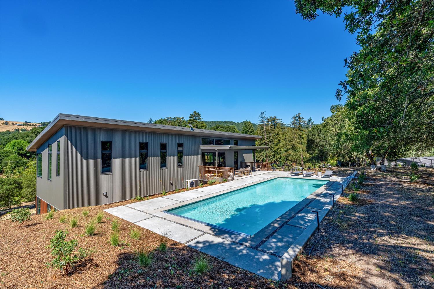3995 White Oak Ct