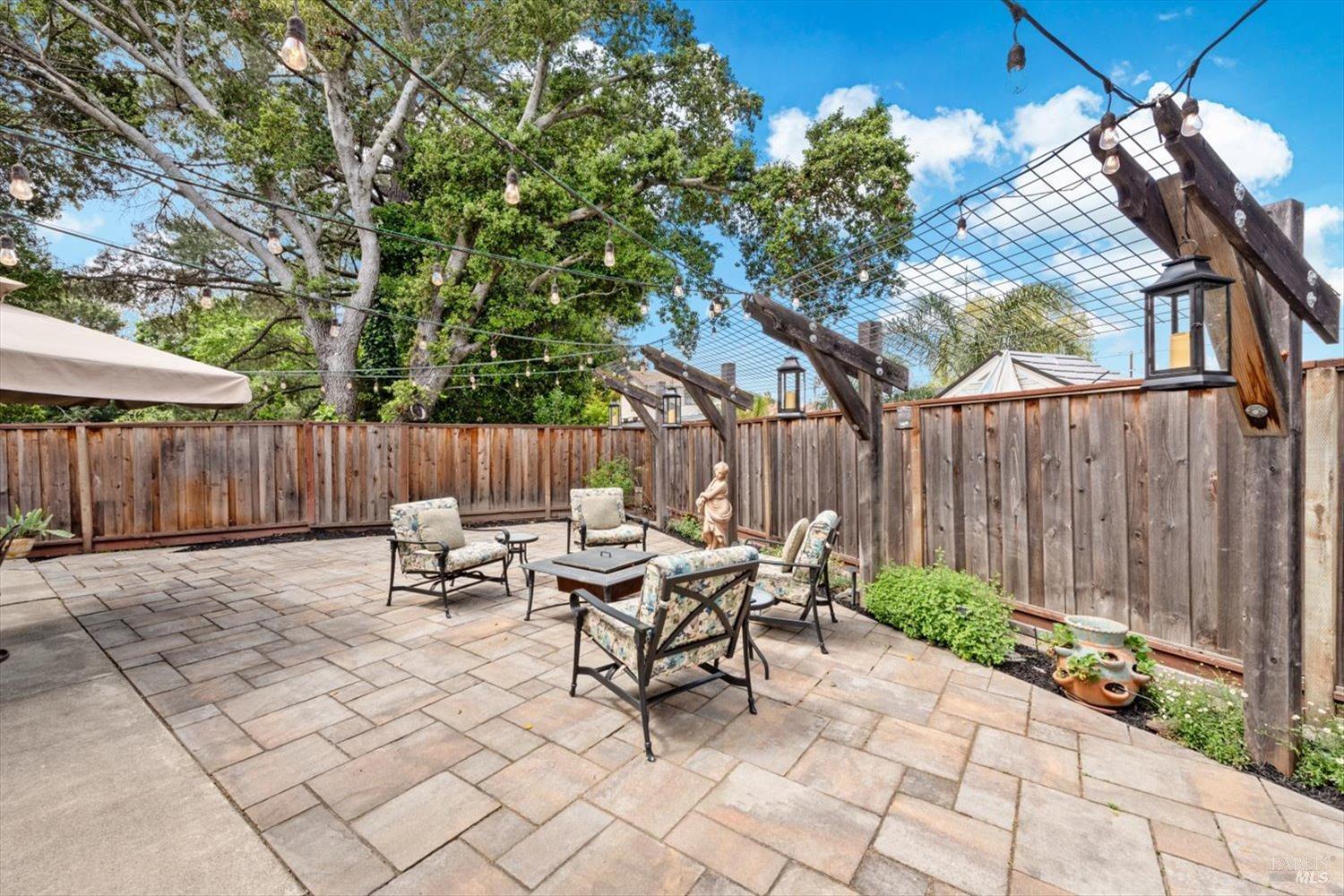 115 Poe Ct