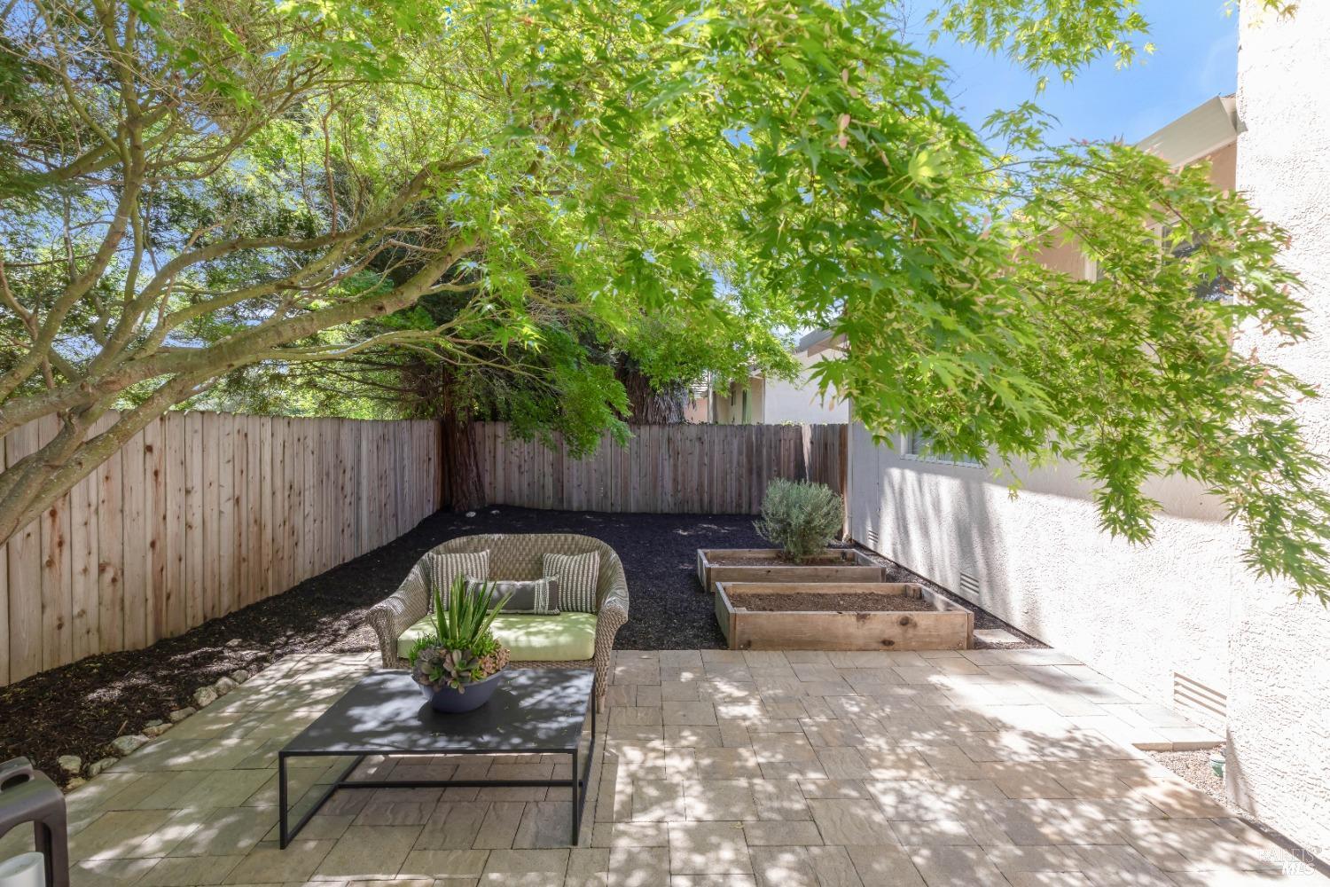 2123 Devonshire Dr