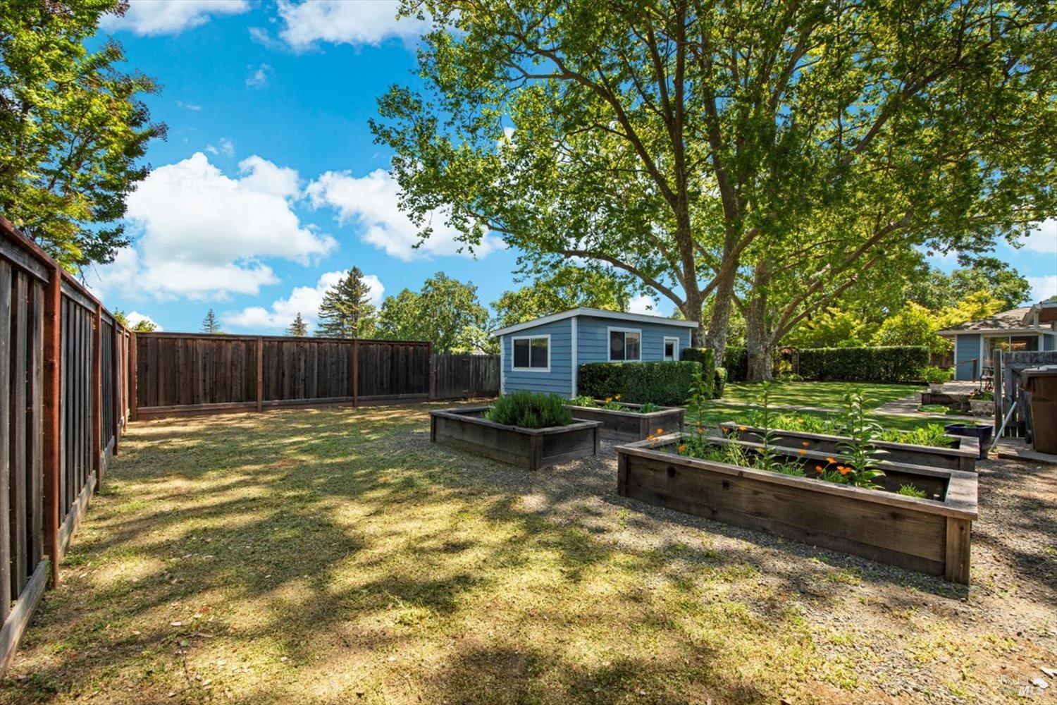 3834 Linda Vista Ave