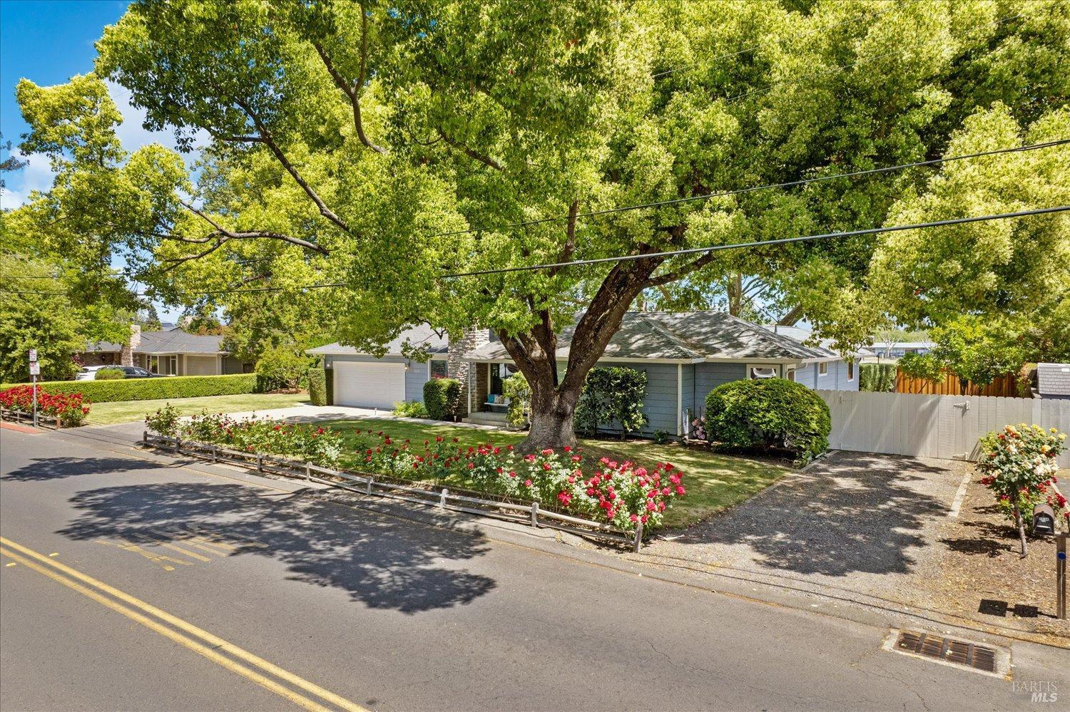 3834 Linda Vista Ave