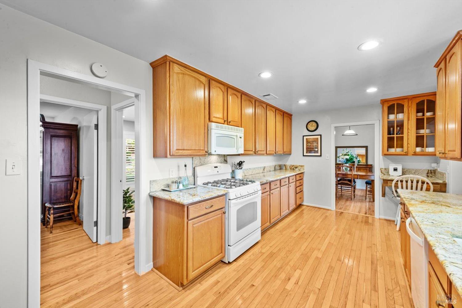 3834 Linda Vista Ave