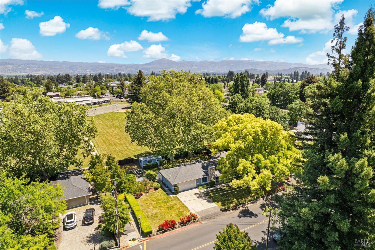 3834 Linda Vista Ave