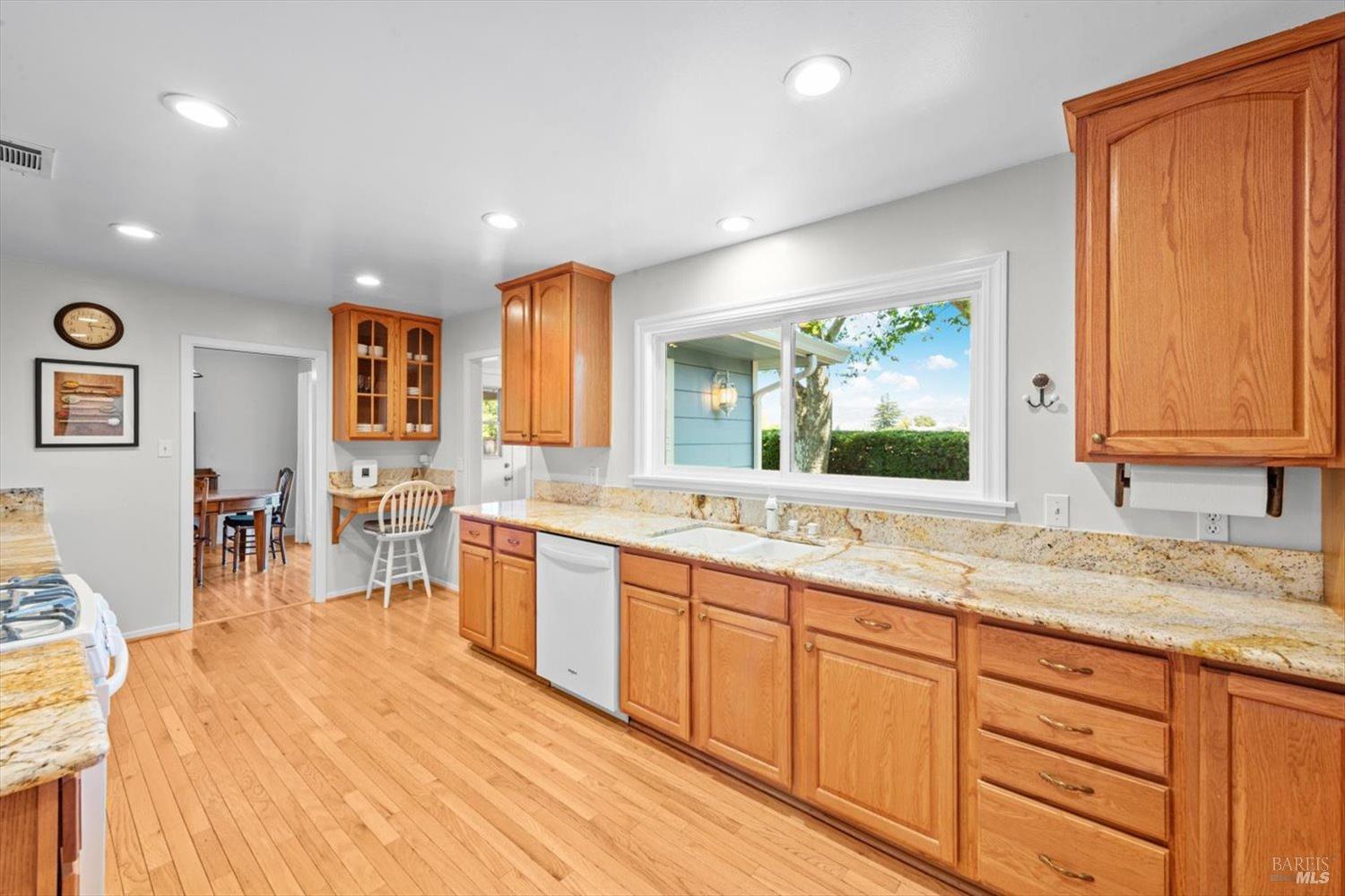 3834 Linda Vista Ave