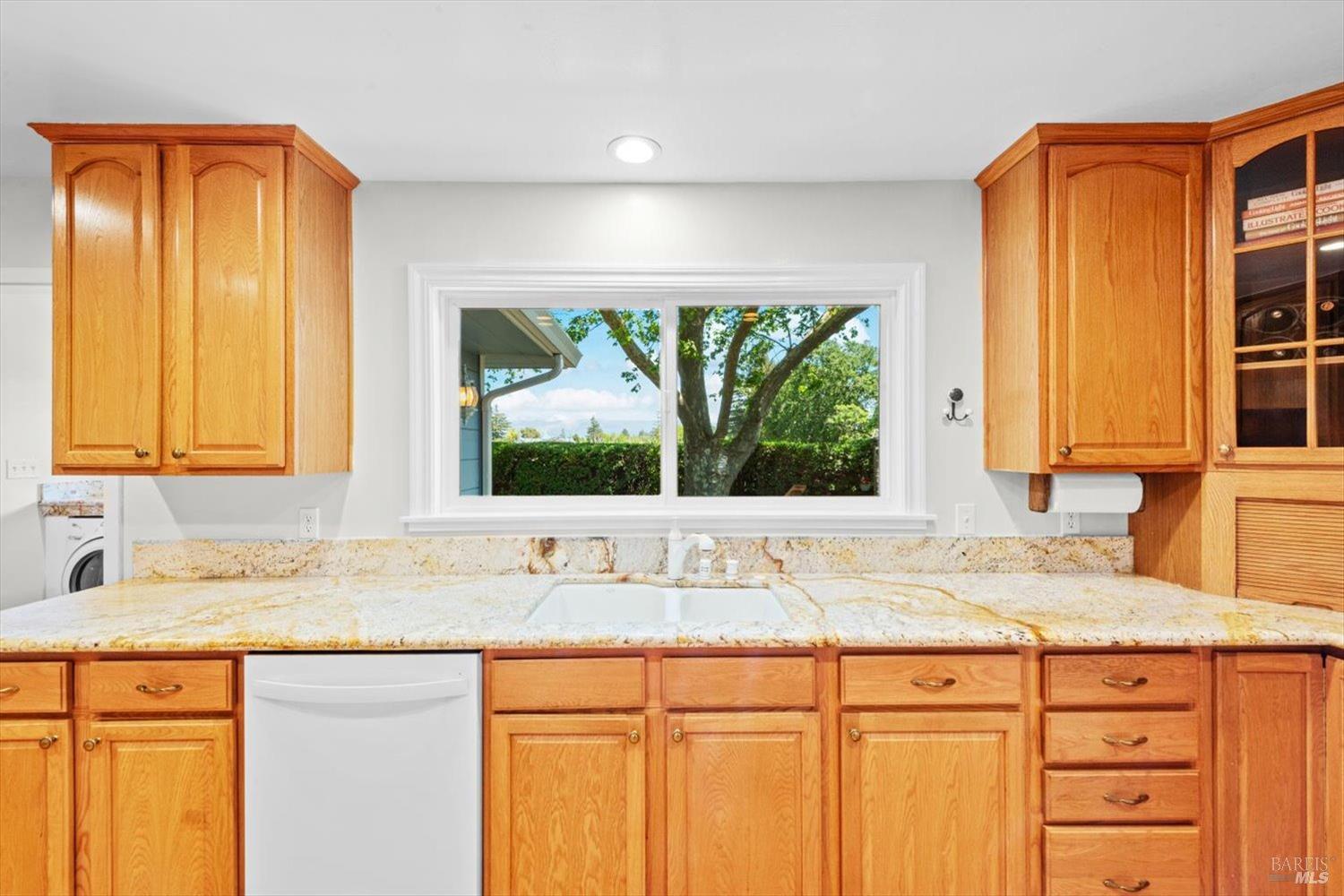 3834 Linda Vista Ave