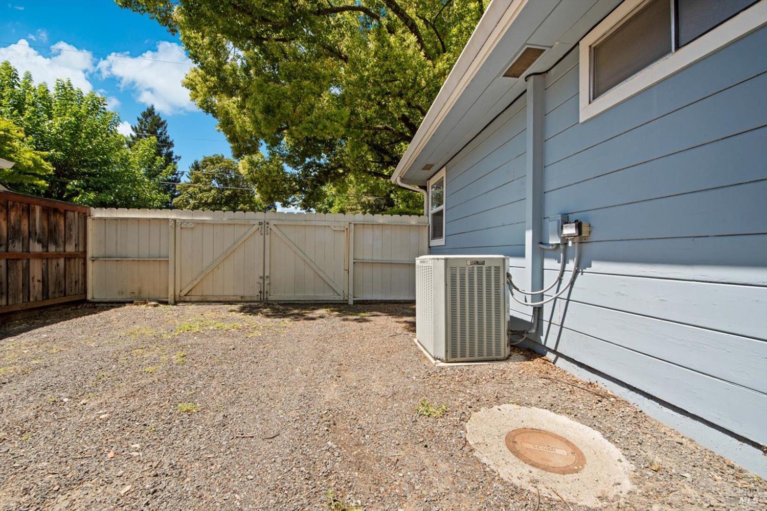 3834 Linda Vista Ave