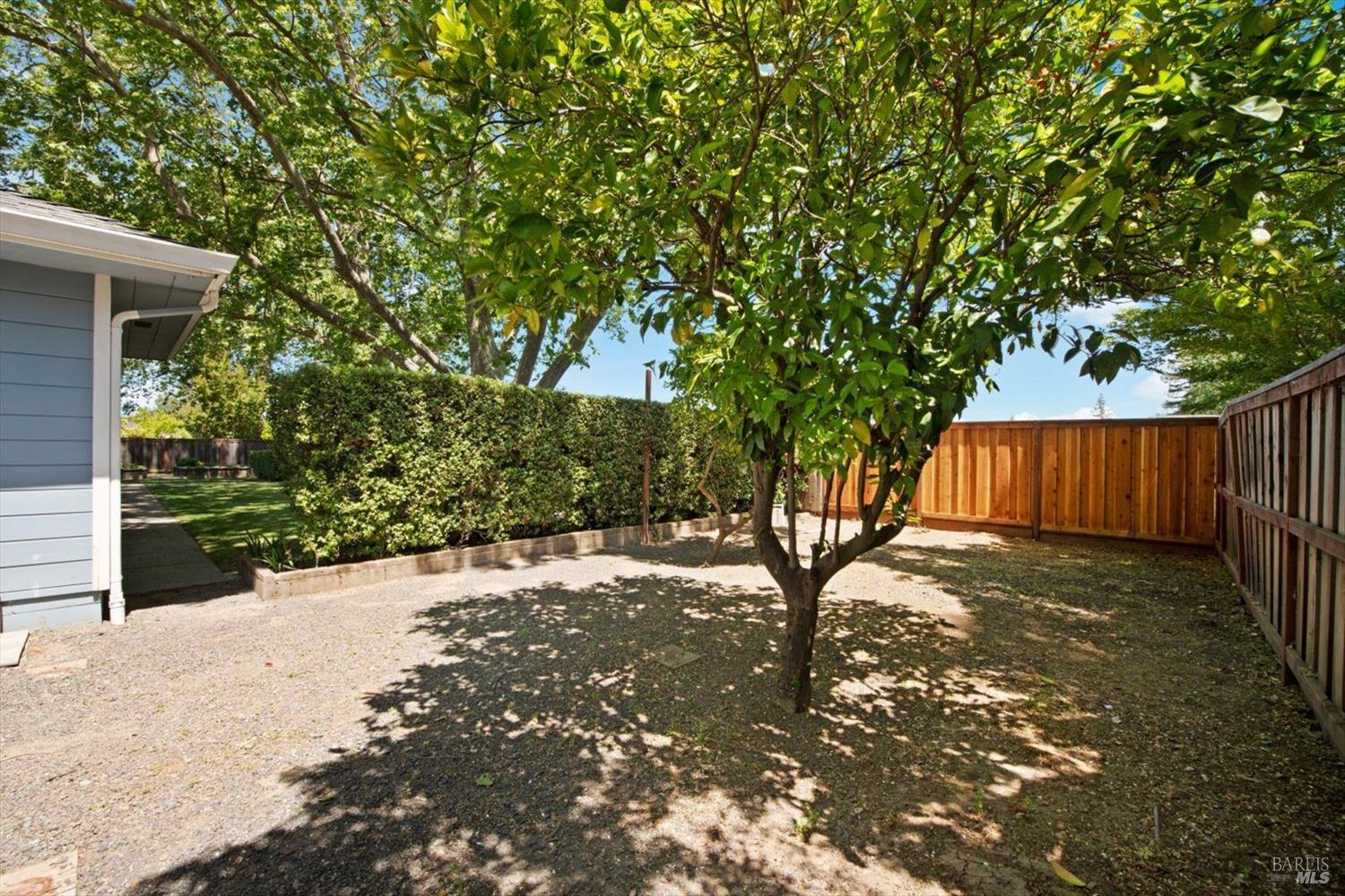 3834 Linda Vista Ave