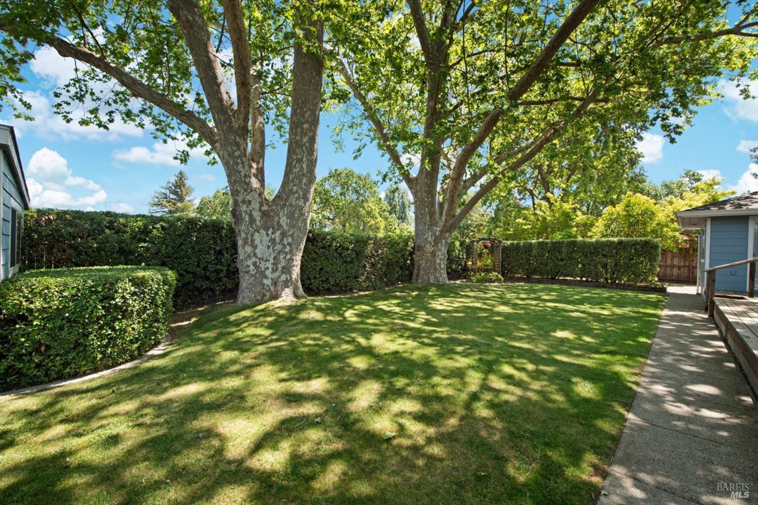 3834 Linda Vista Ave