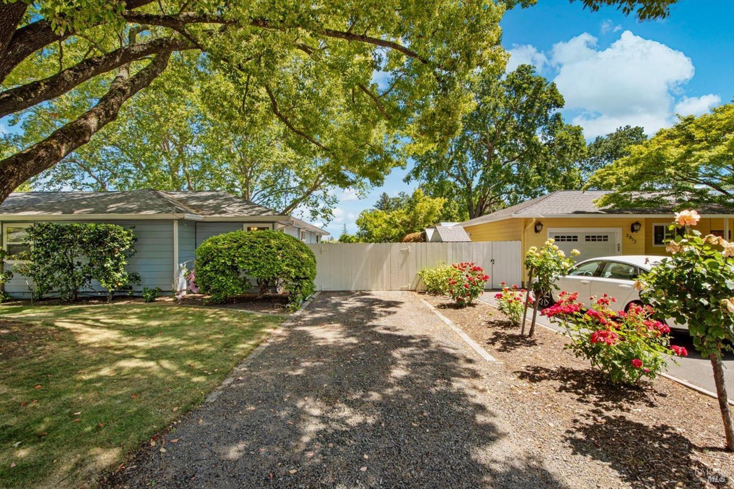 3834 Linda Vista Ave