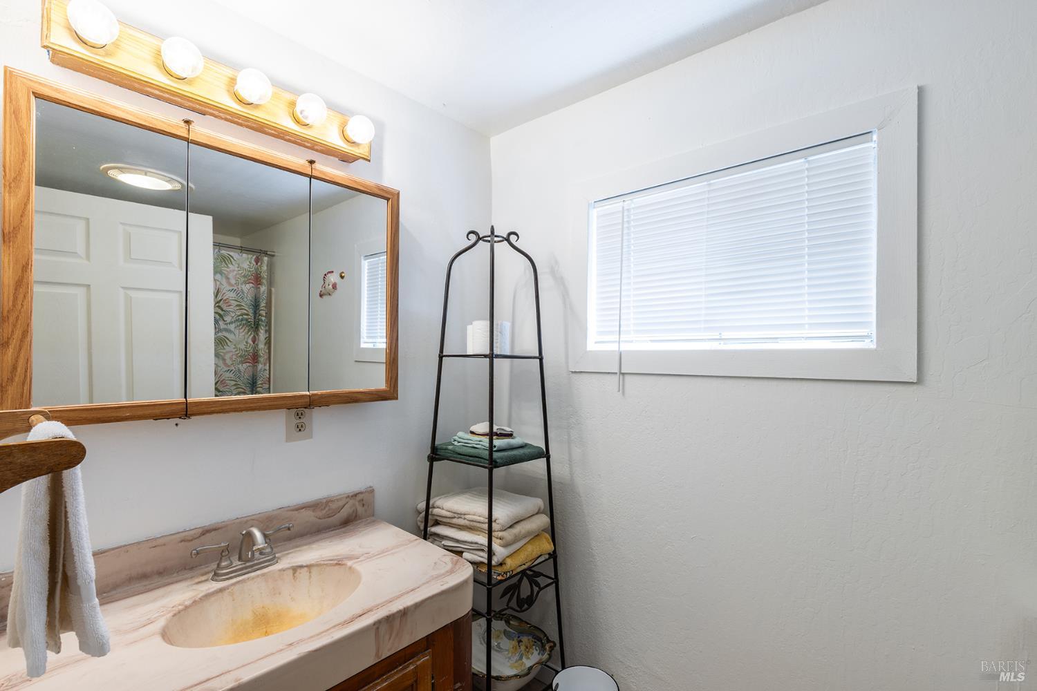 1285 Henry Rd