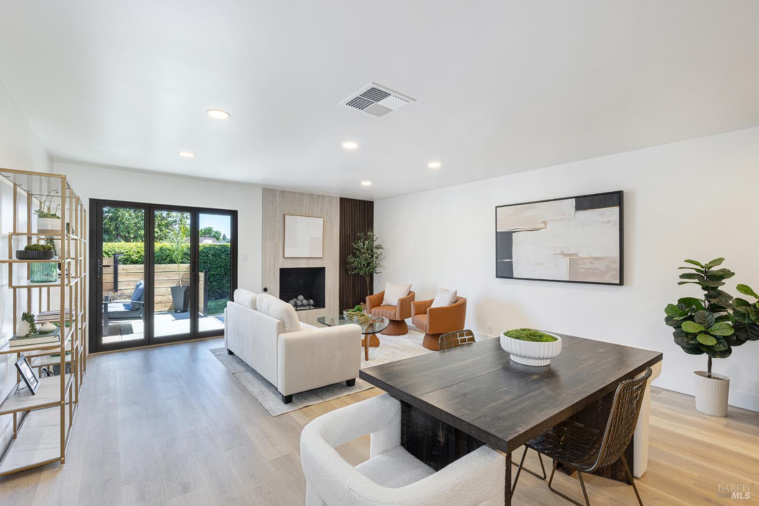 232 Vista Ct