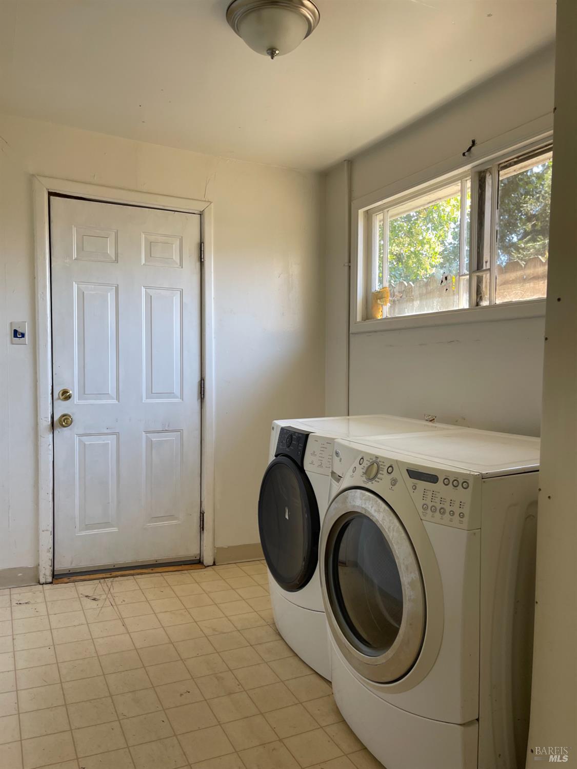 1541 Menlo Ave