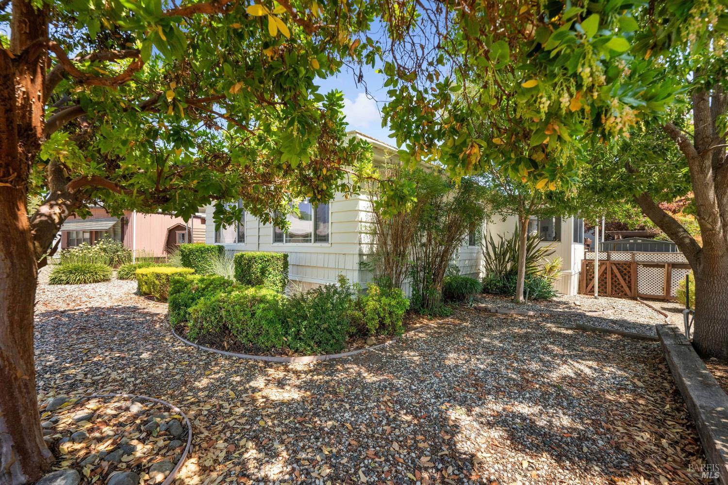 34 Hacienda Dr