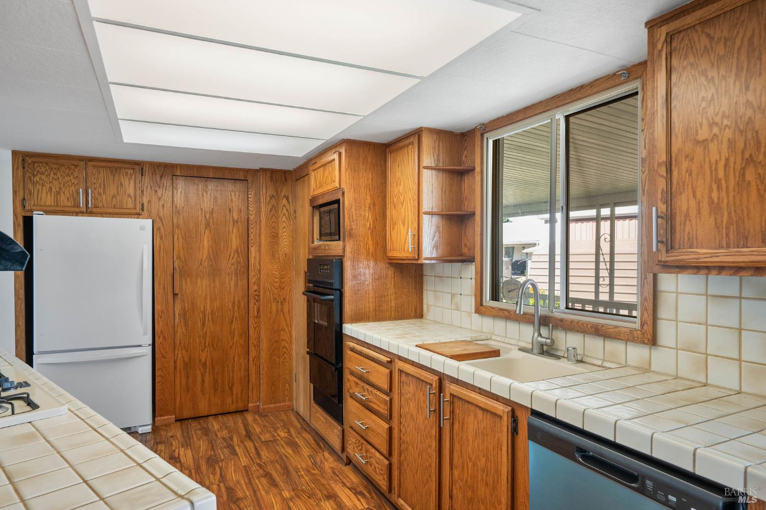 34 Hacienda Dr