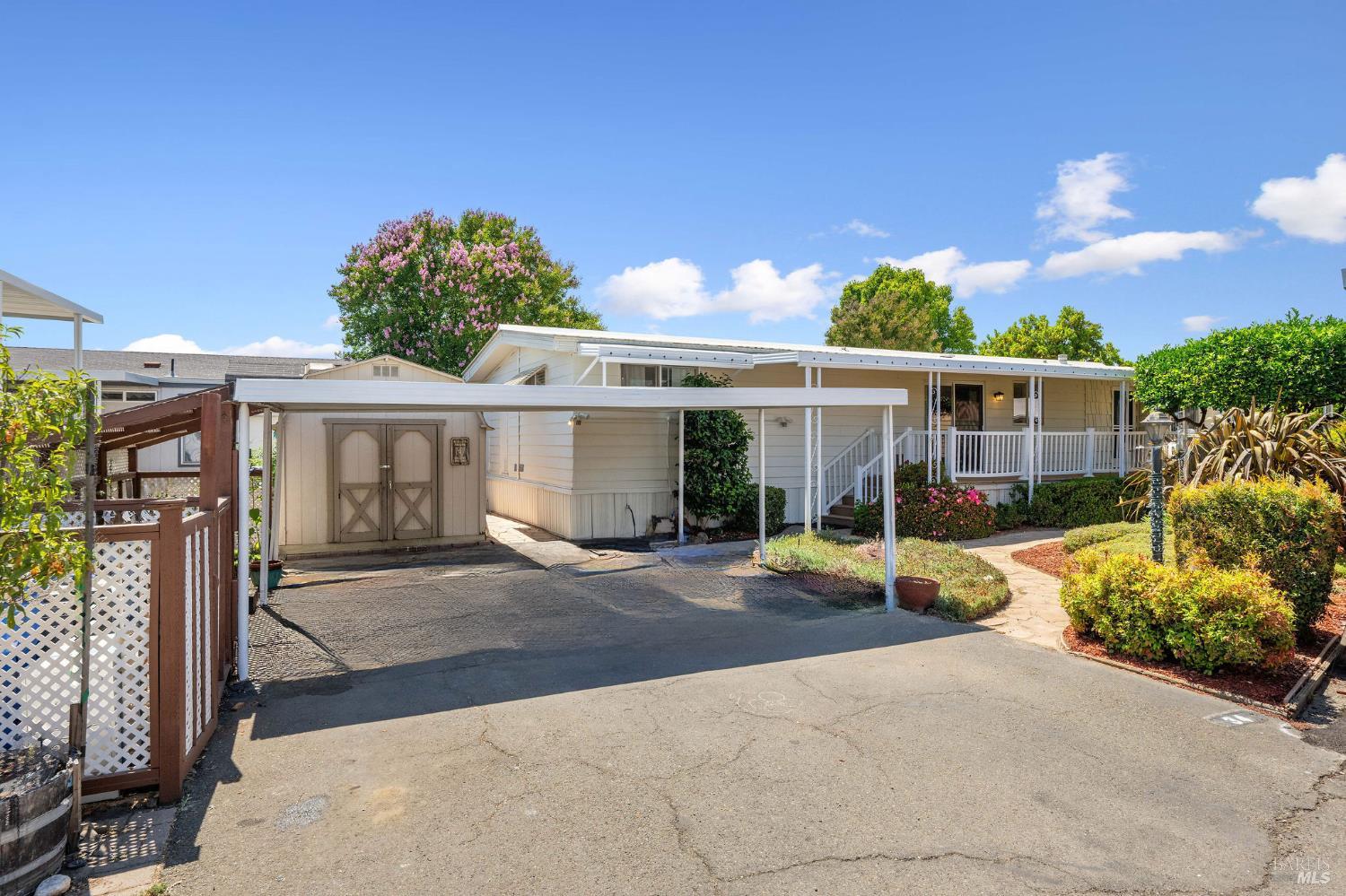 34 Hacienda Dr