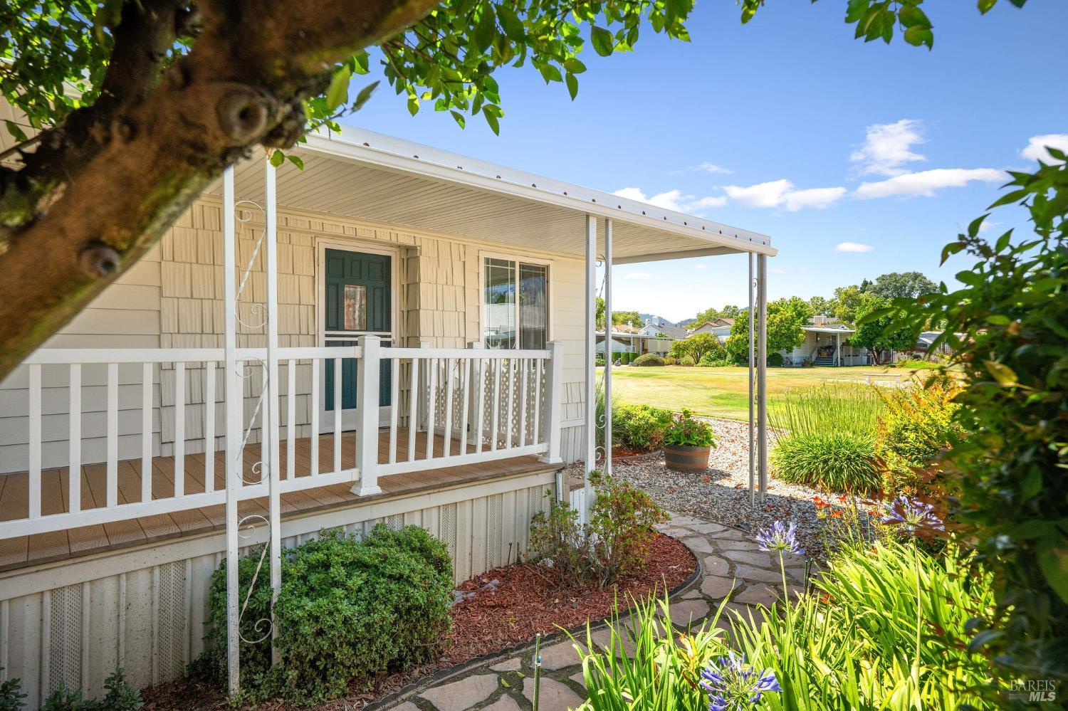 34 Hacienda Dr