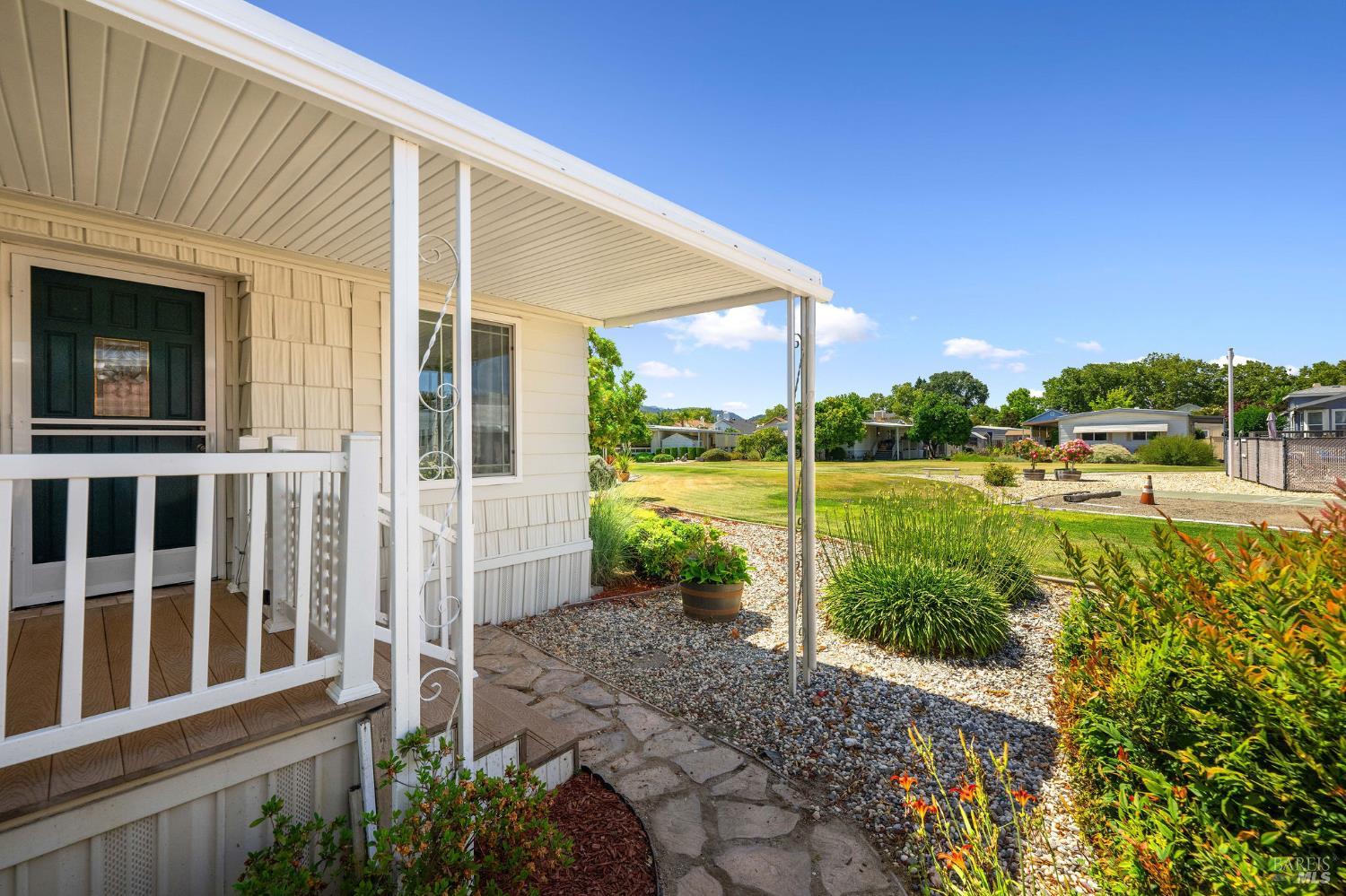 34 Hacienda Dr