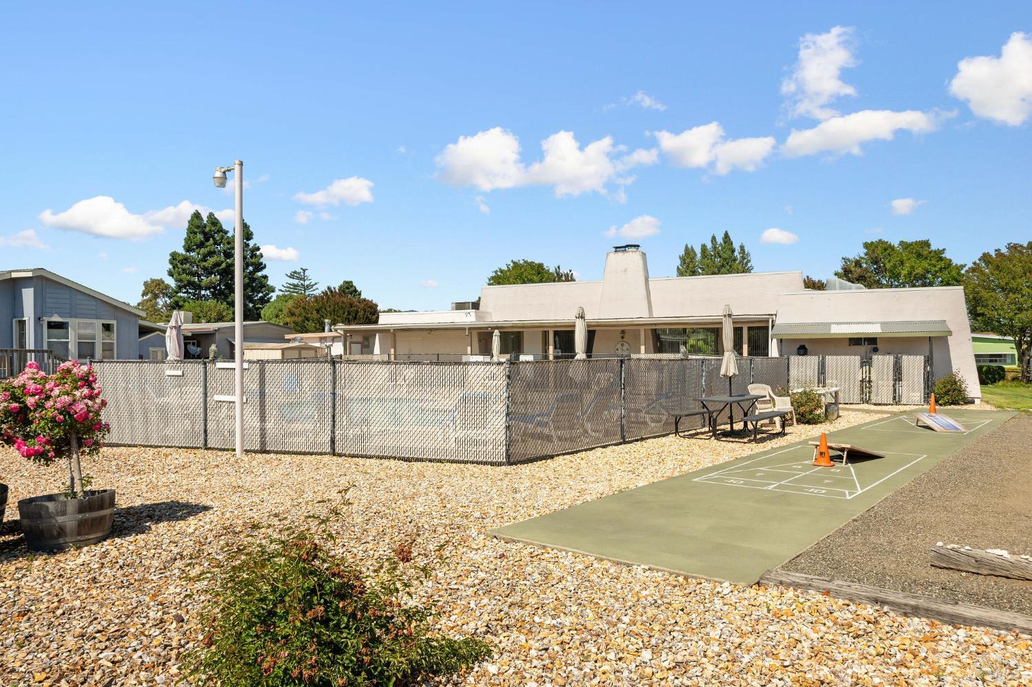 34 Hacienda Dr