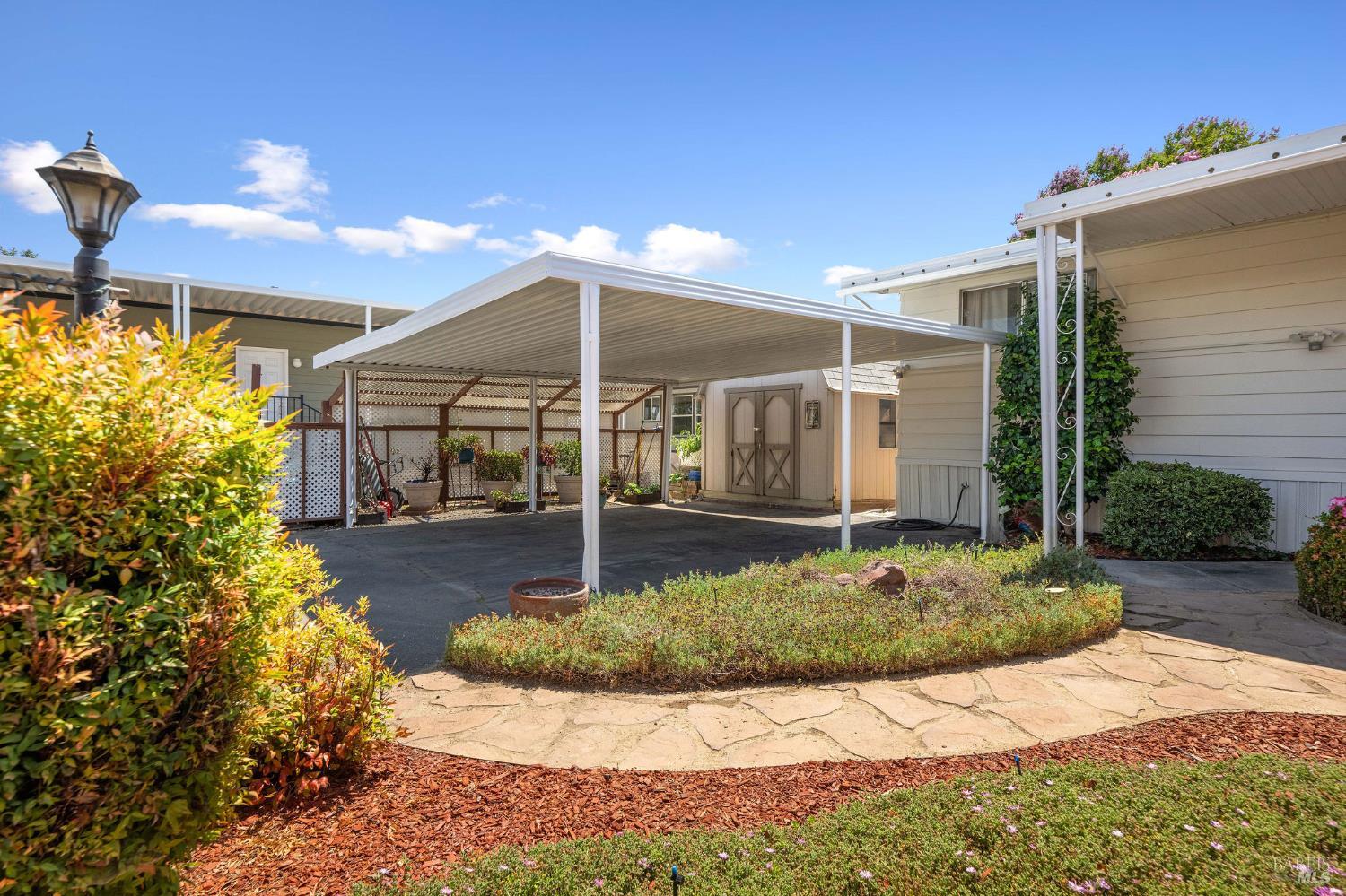 34 Hacienda Dr
