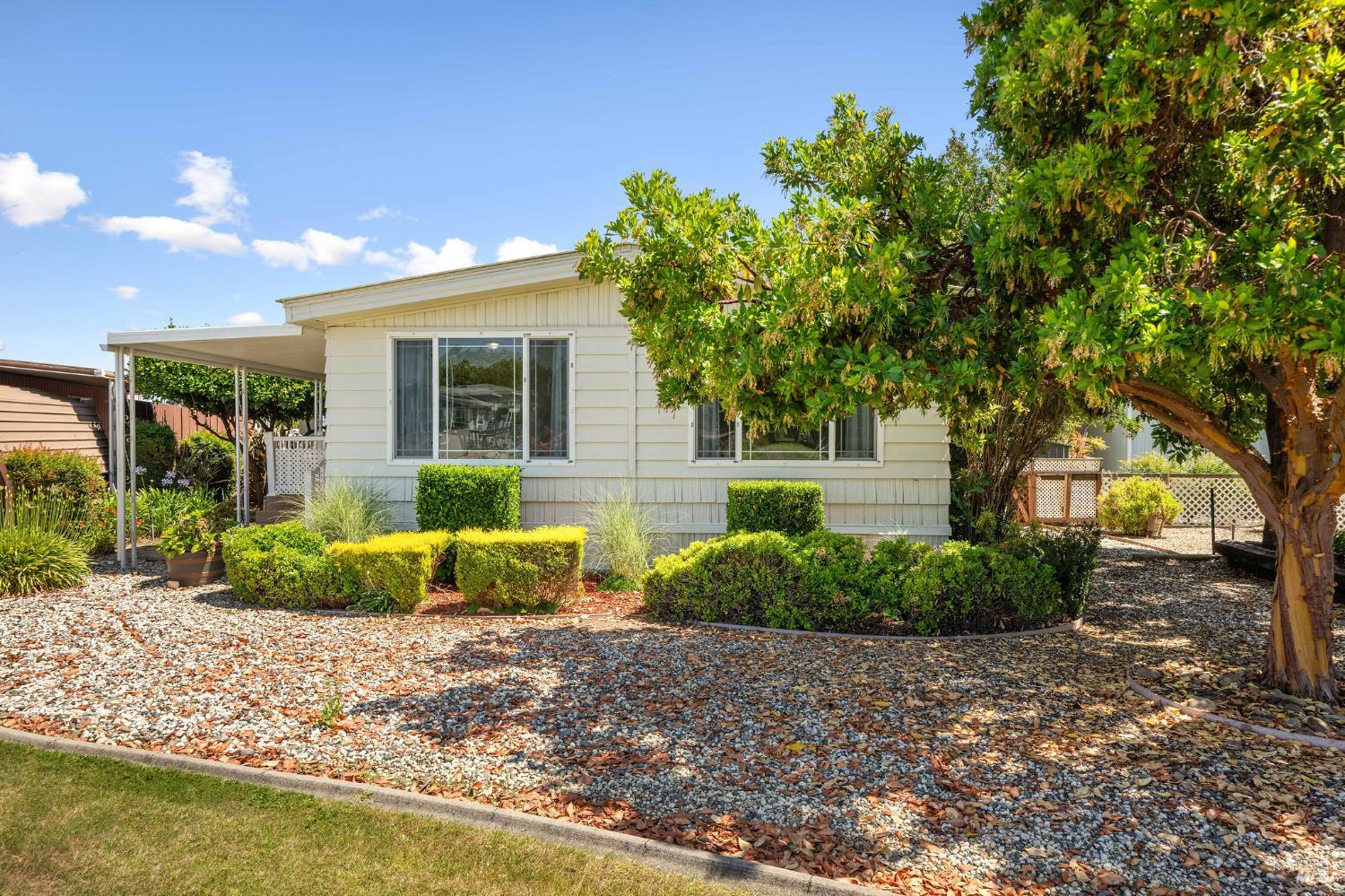 34 Hacienda Dr