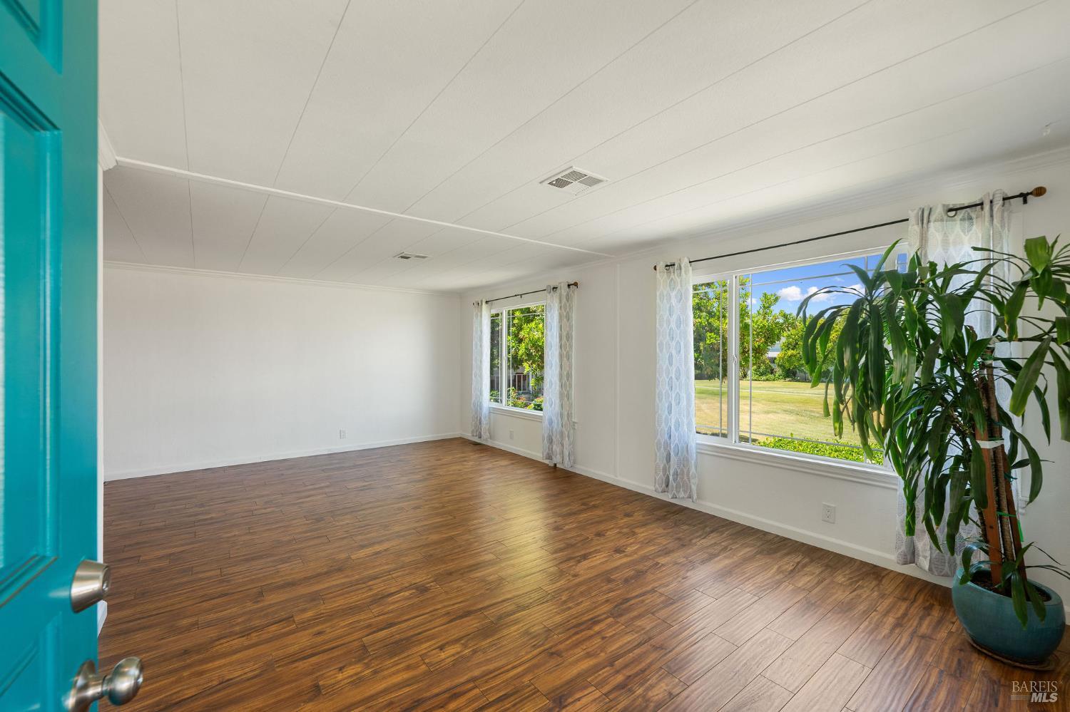 34 Hacienda Dr