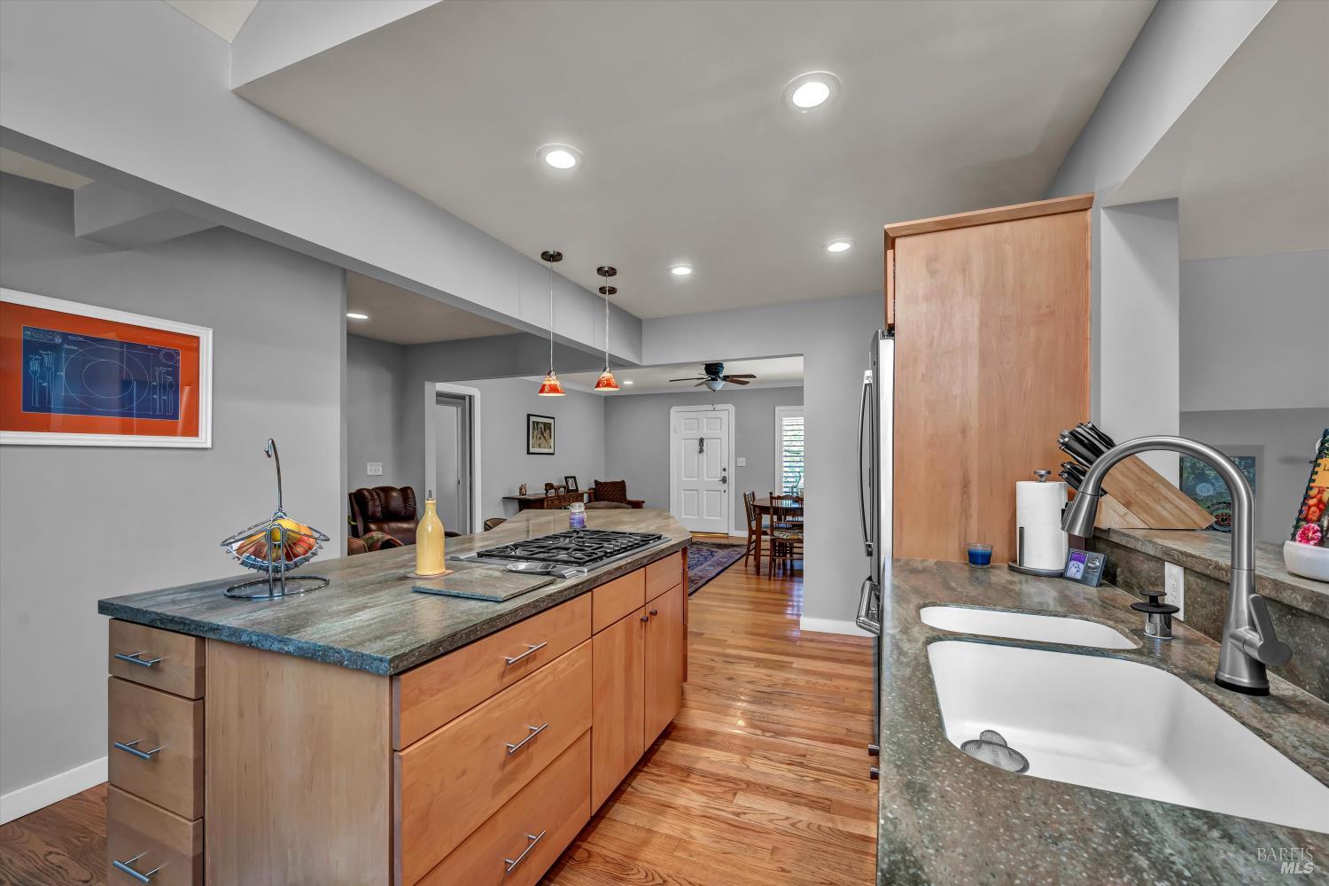 1015 Shetler Ave
