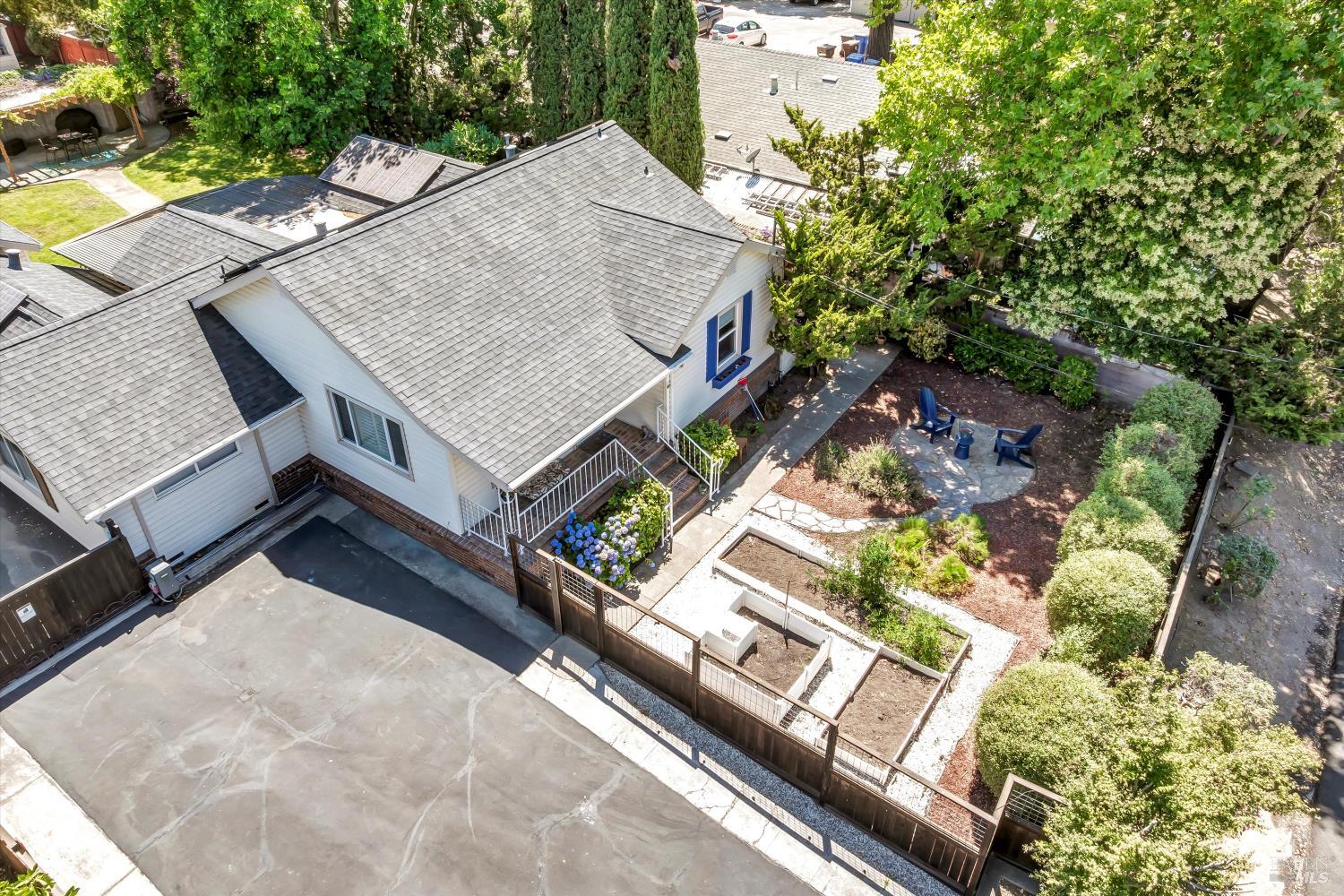 1015 Shetler Ave