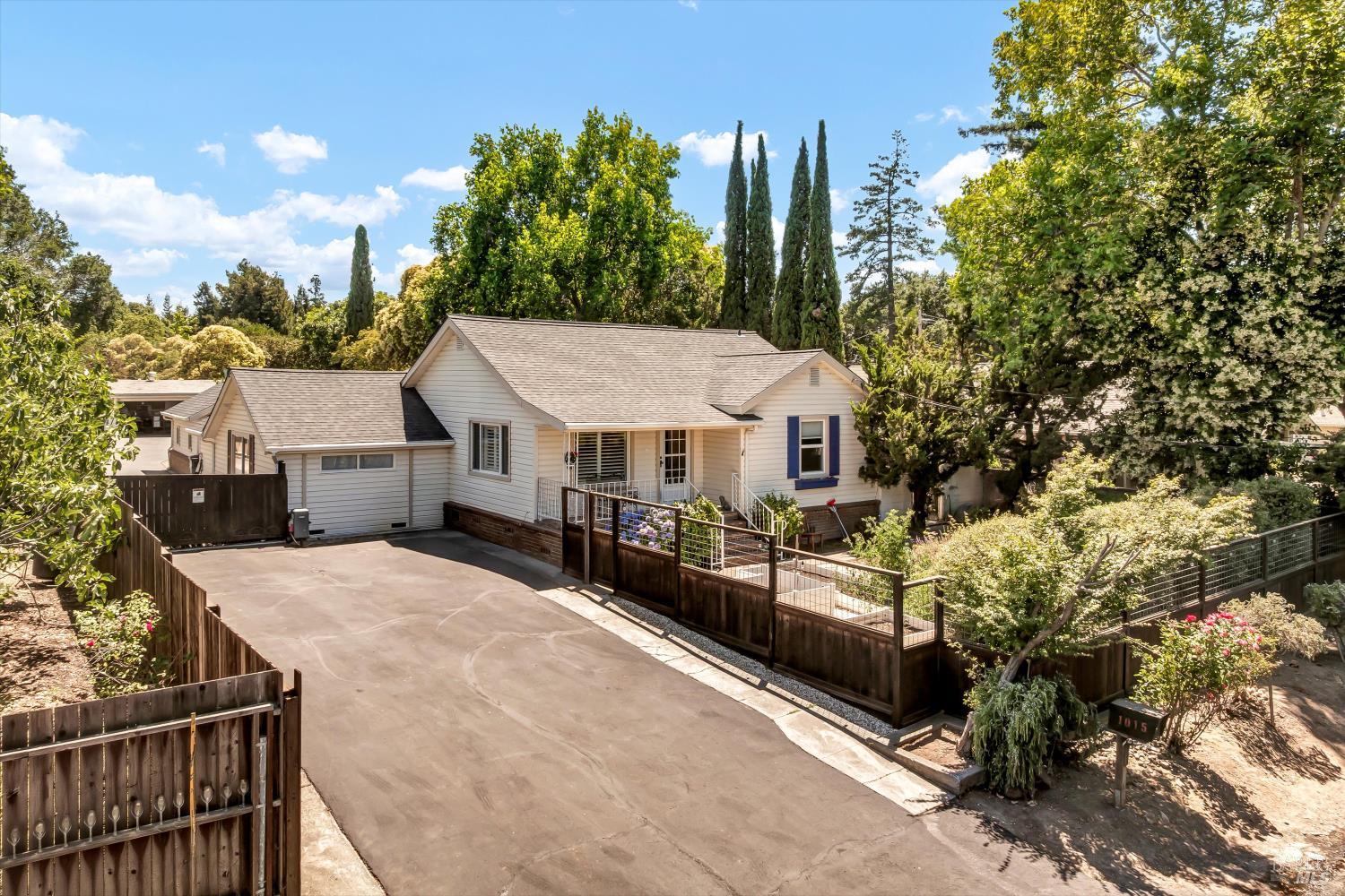 1015 Shetler Ave