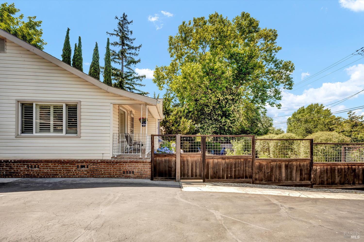 1015 Shetler Ave