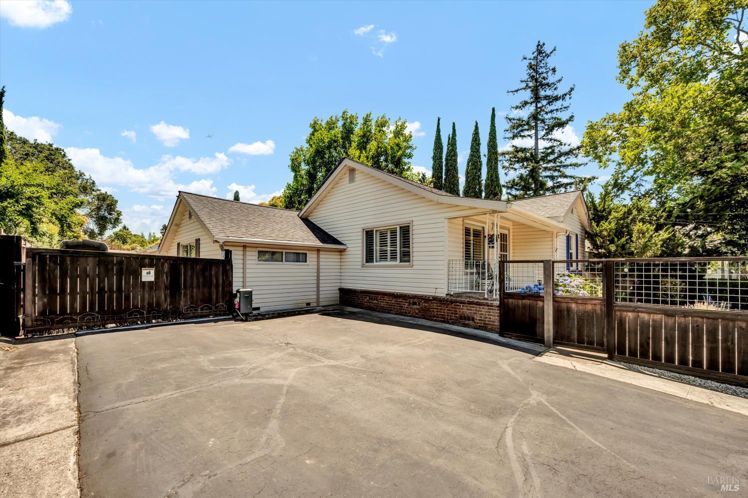 1015 Shetler Ave